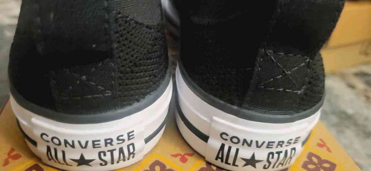 Converse Women Size 5 - Brick, New Jersey - FleaMarketBay