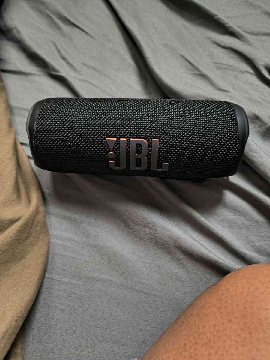 JBL Flip 6 Speaker - March Air Reserve Base, California - FleaMarketBay