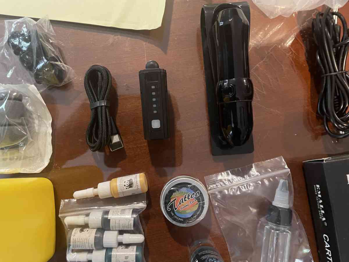 tattoo machine kit wireless with case - Lake City, Florida - FleaMarketBay