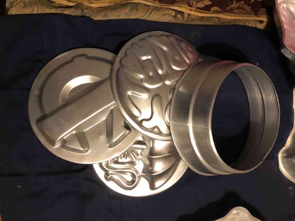 Wilton cake pans there vintage like new - Hartsville, Tennessee