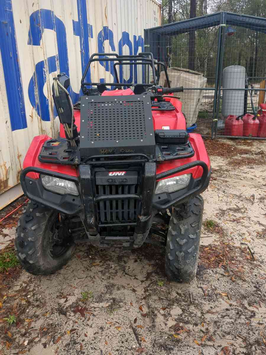 a Honda four wheeler - Bell, Florida - FleaMarketBay