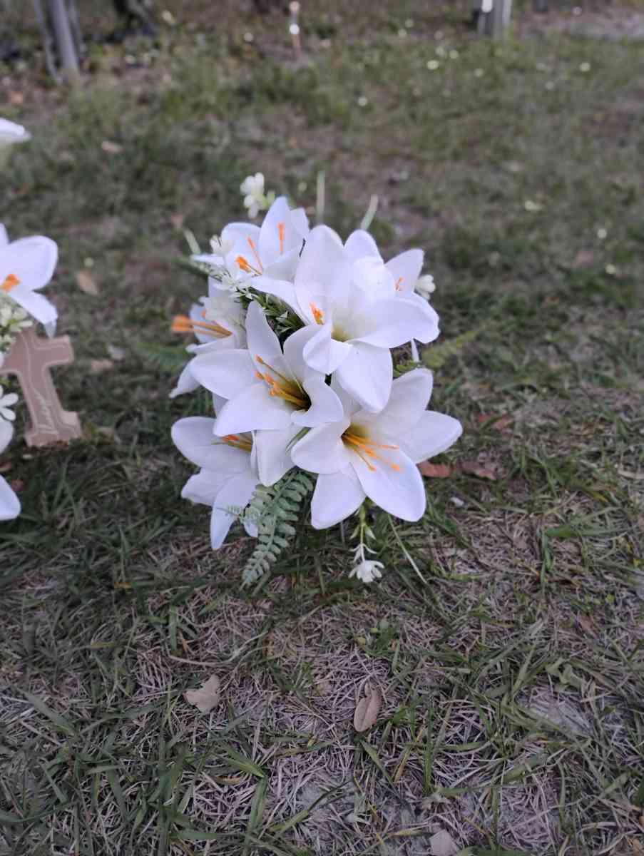 graveside flowers - Jacksonville, Florida - FleaMarketBay