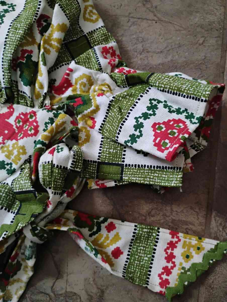 Vintage Floral green Bonnet - Bowie, Texas - FleaMarketBay