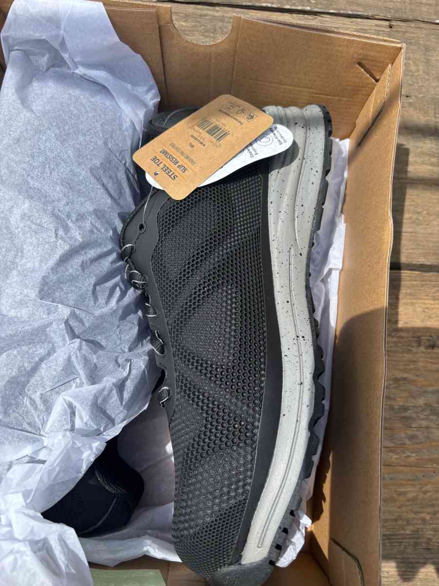 shoes boots - Zebulon, North Carolina - FleaMarketBay