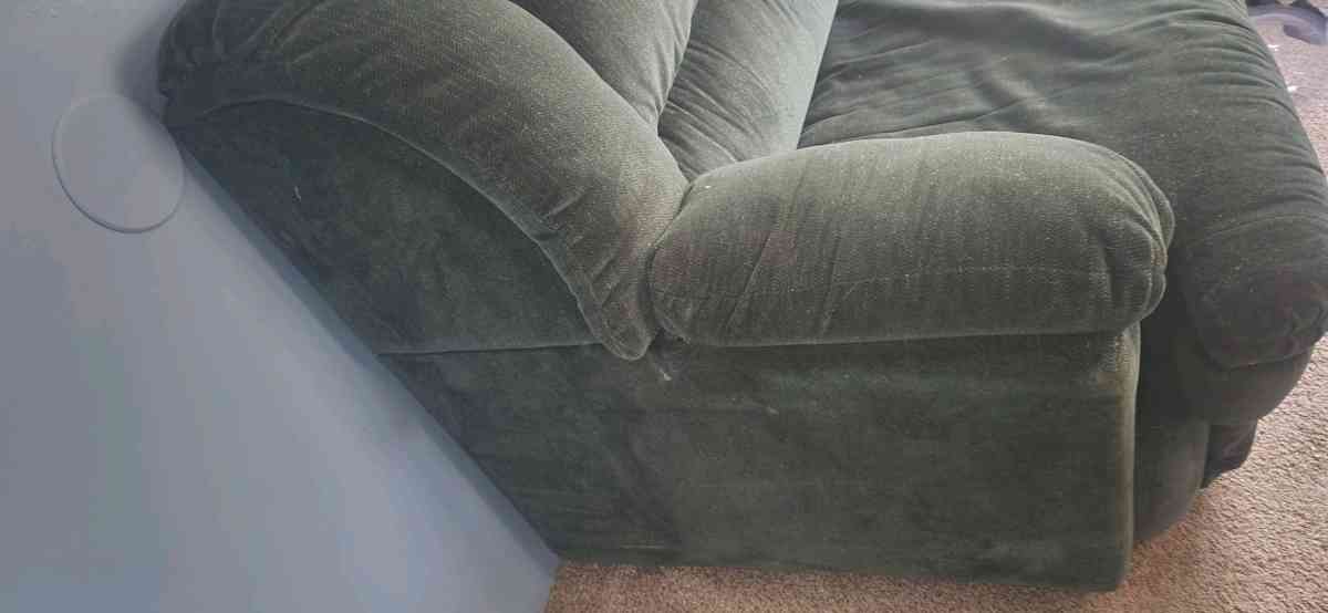 Vintage green plush pullout mattress double couch - Daphne, Alabama - FleaMarketBay