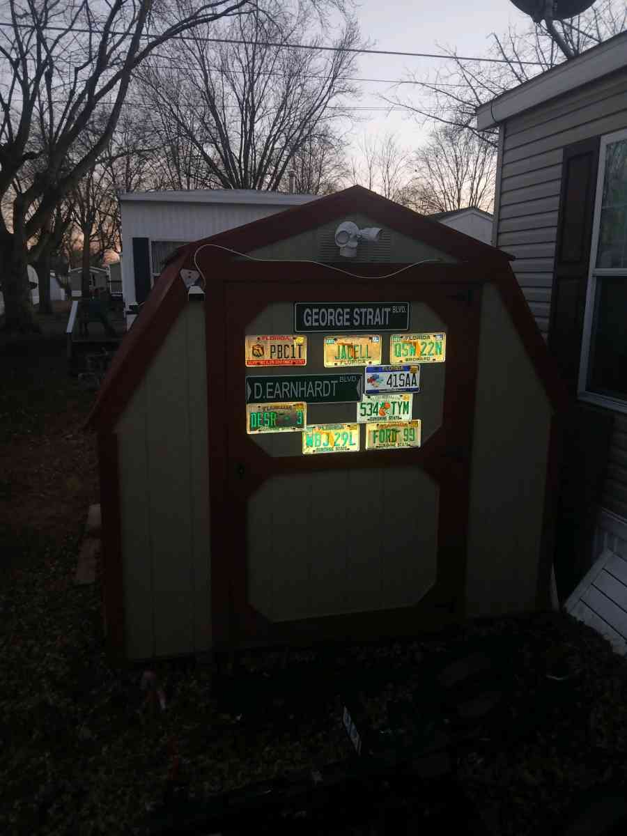 8x8 shed have to be moved - Kokomo, Indiana - FleaMarketBay