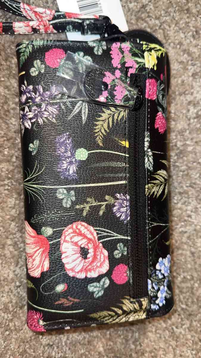 Steve Madden wallet - North Manchester, Indiana - FleaMarketBay
