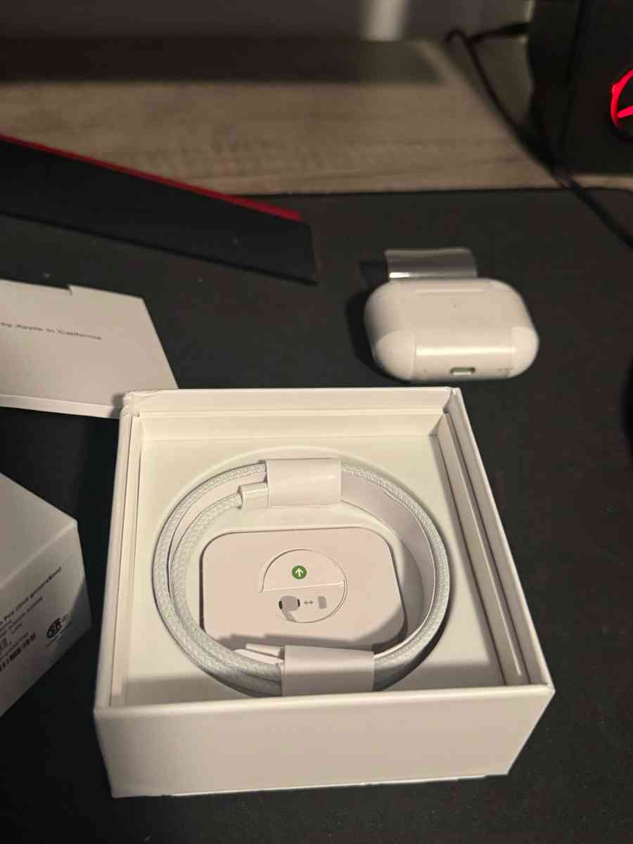 Apple AirPods Pro 2nd Generation - Springfield, Missouri - FleaMarketBay