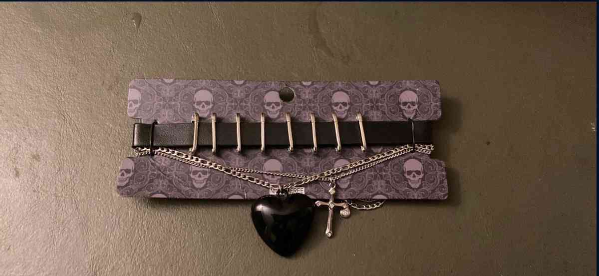 chocker 1 set - San Jose, California - FleaMarketBay