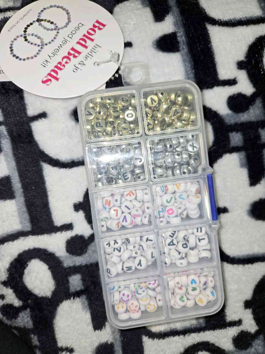brand new letters beads never opened see pics - Manteca, California