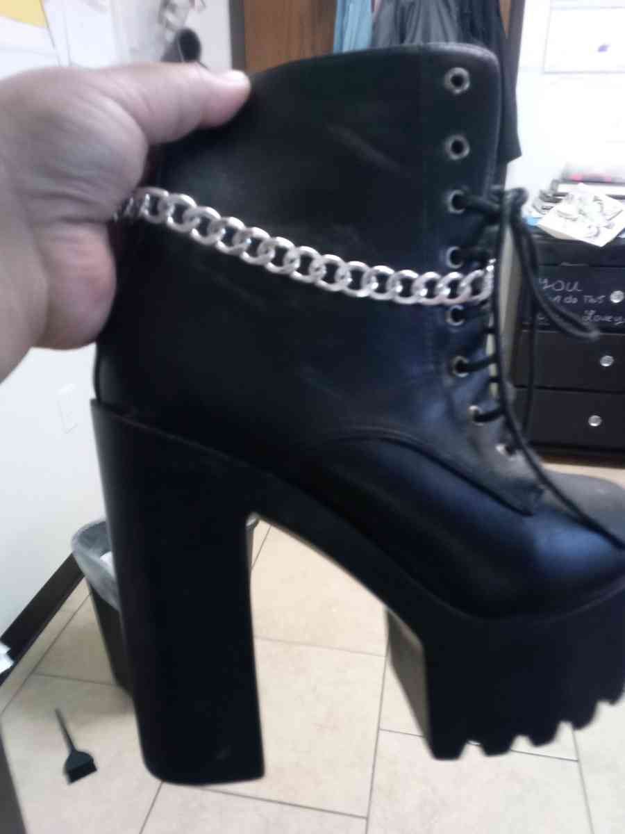 a pair of black platform boots high heeled - Konawa, Oklahoma - FleaMarketBay