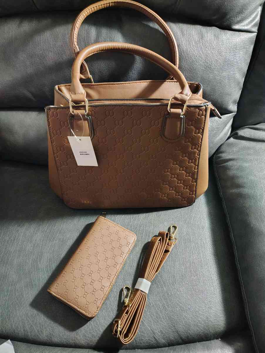 Brown handbag set - Milwaukee, Wisconsin