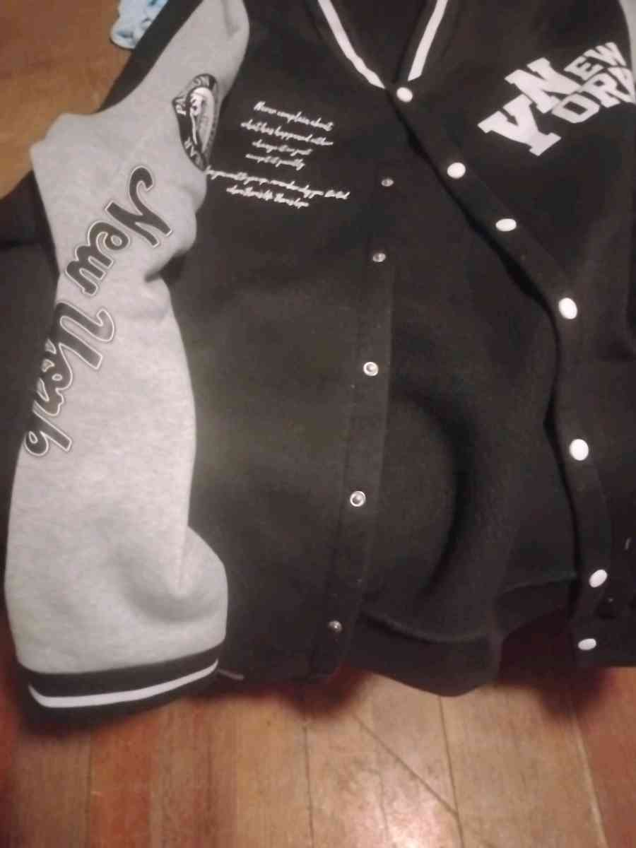 mens gray New York coat - Saint Joseph, Missouri