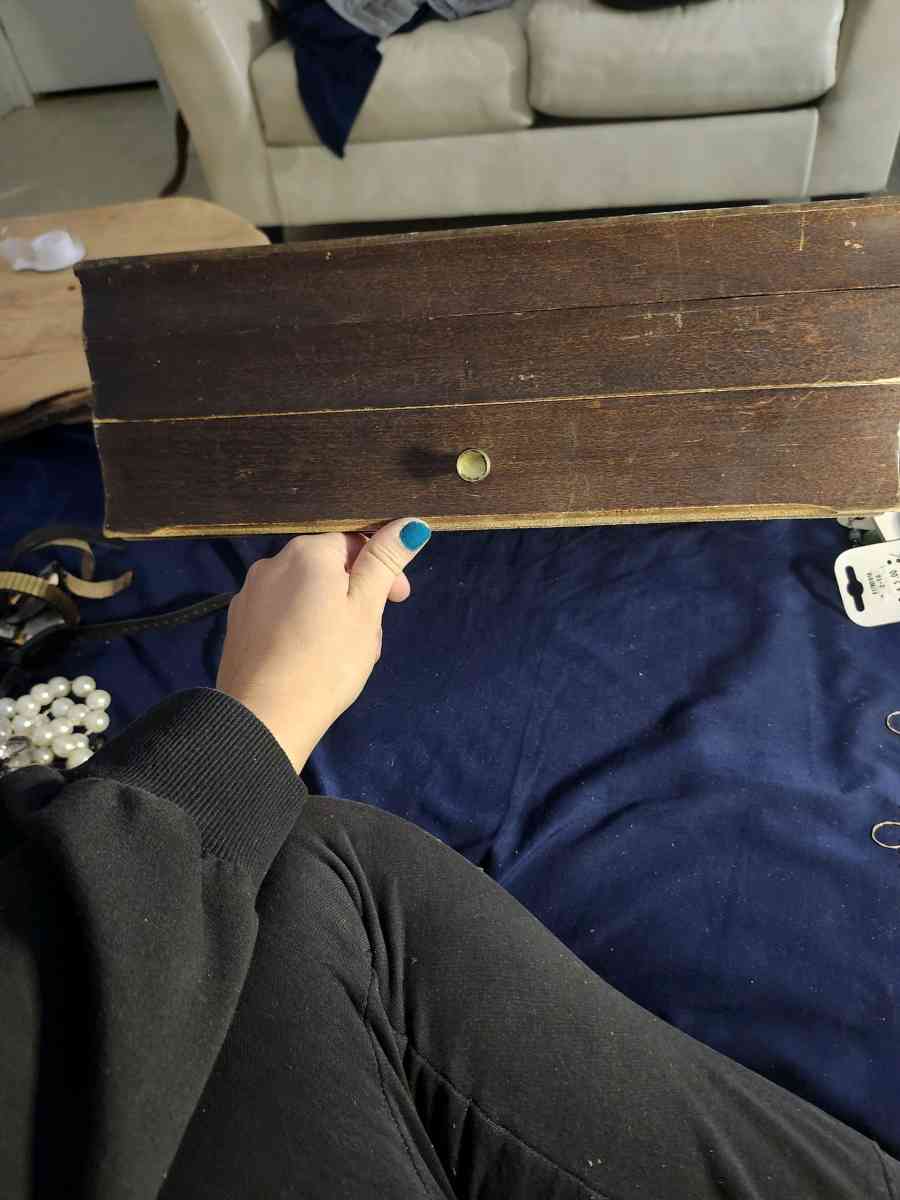 Vintage silverware chest - Clarkdale, Arizona - FleaMarketBay