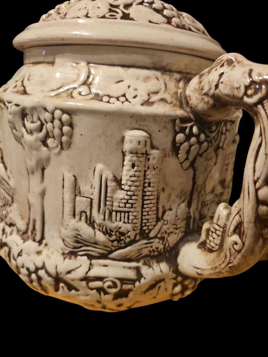 Large Castle Biscuit Jar - Mcloud, Oklahoma - FleaMarketBay