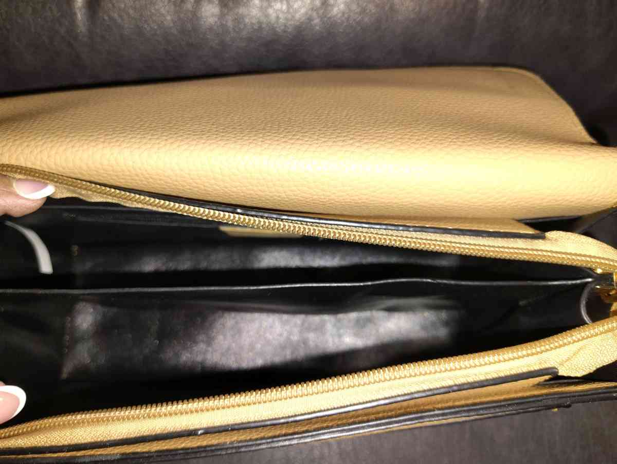 Crossbody Bag - Milwaukee, Wisconsin - FleaMarketBay