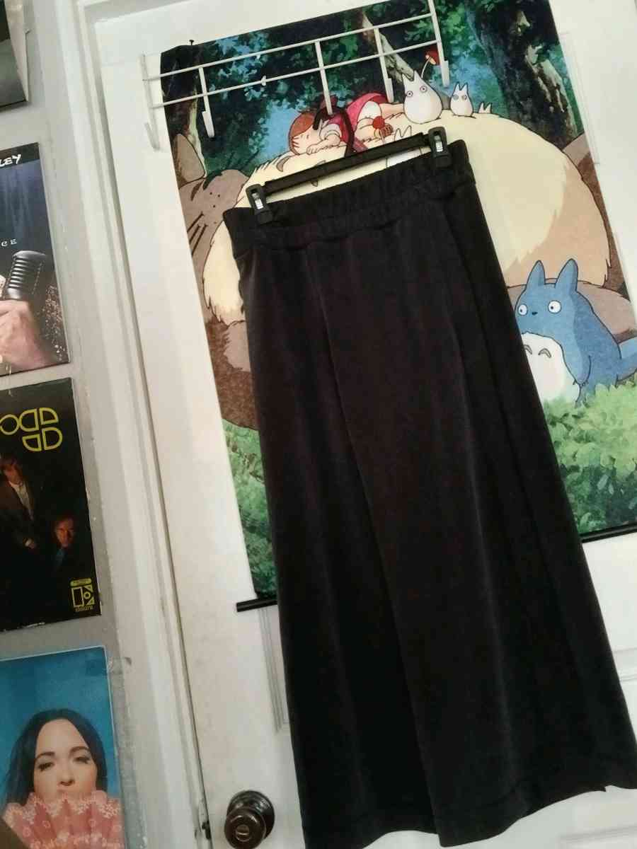 lulu lemon black wide legged sweat pants - Daytona Beach, Florida - FleaMarketBay