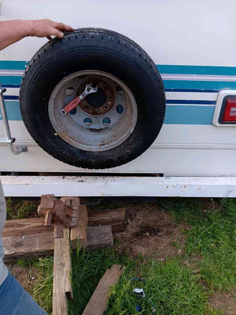 LT 225 75 R16 10 ply load range E - Union, Kentucky