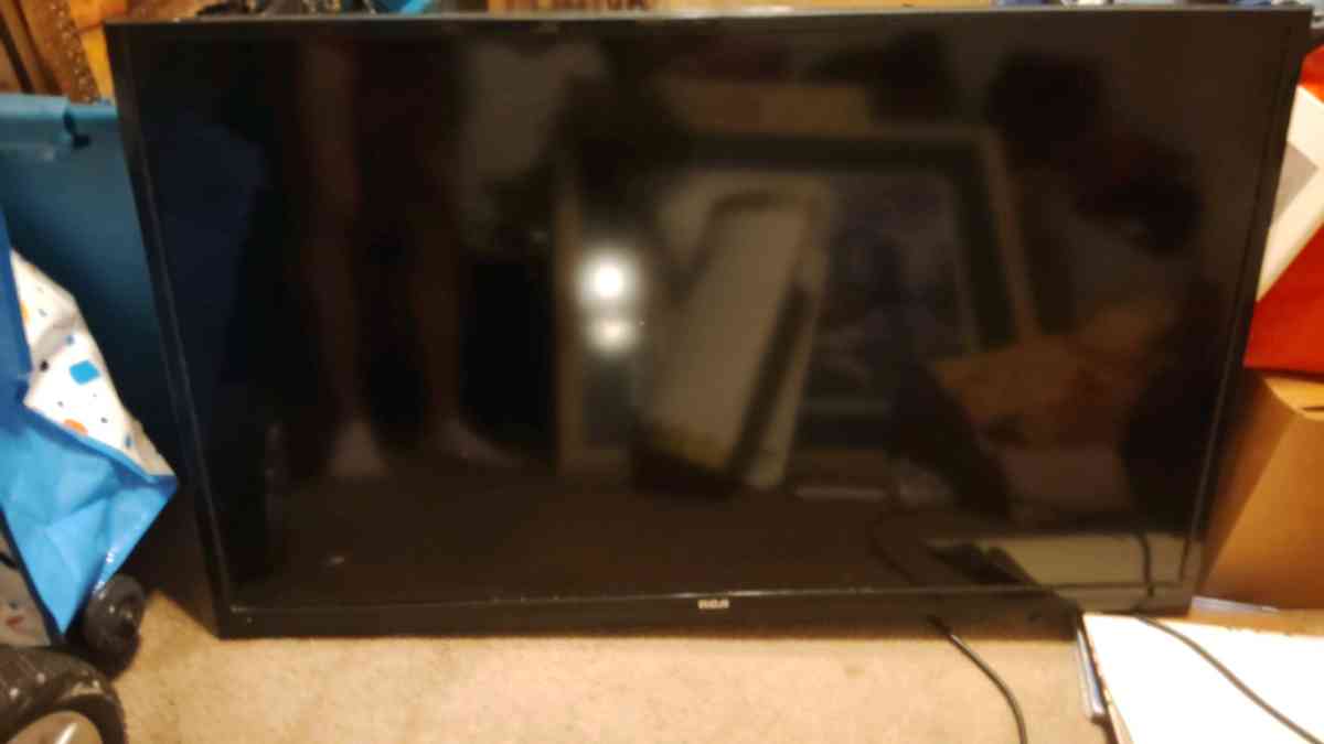 40 inch TV LED LCD FULL HD TV DVD COMBO - San Antonio, Texas - FleaMarketBay