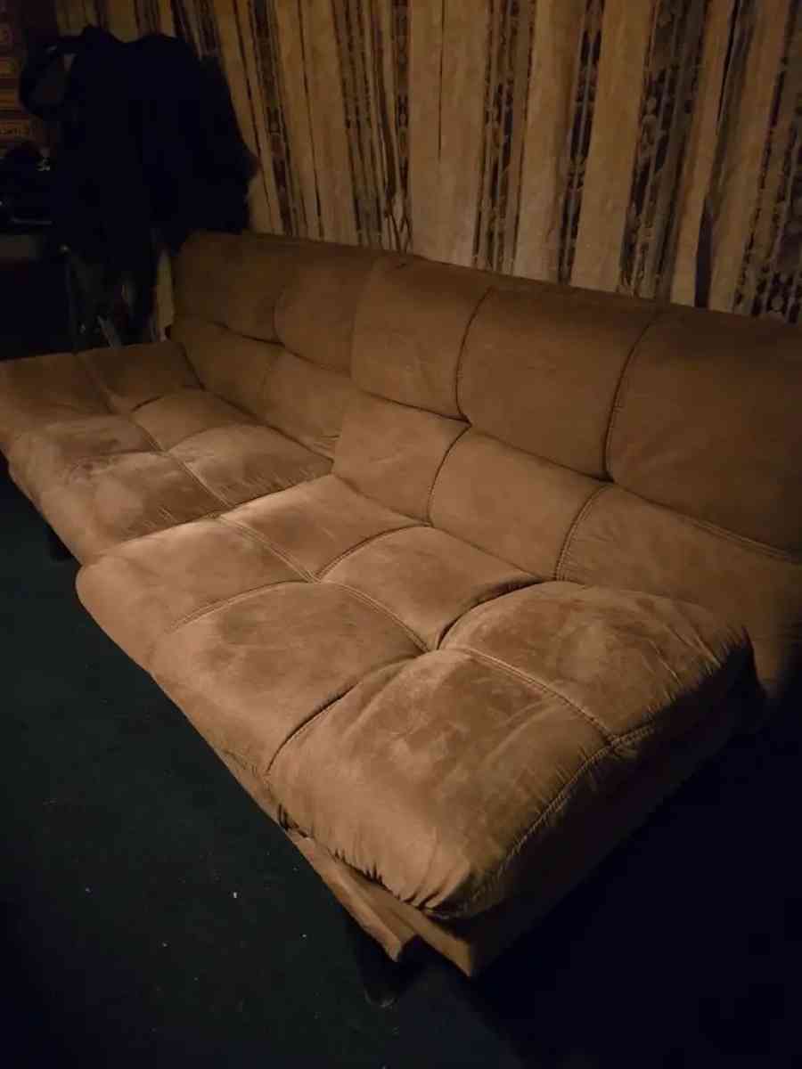 Futon - Cleveland, Ohio - FleaMarketBay