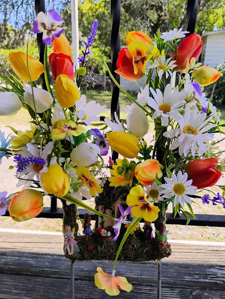 beautiful graveside flowers for loved ones - Jacksonville, Florida - FleaMarketBay