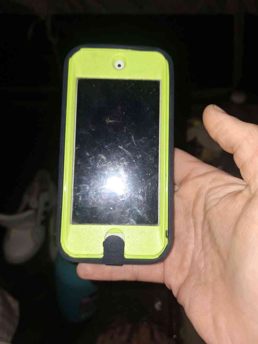 32 GB 7th Generation Ipod Touch - San Diego, California - FleaMarketBay