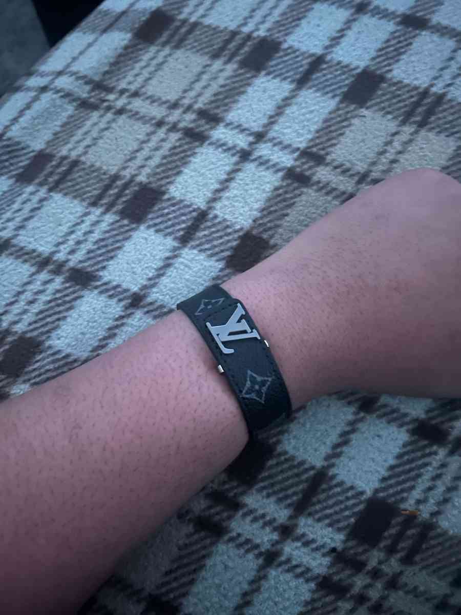 Louis Vuitton slim bracelet - Reynoldsburg, Ohio
