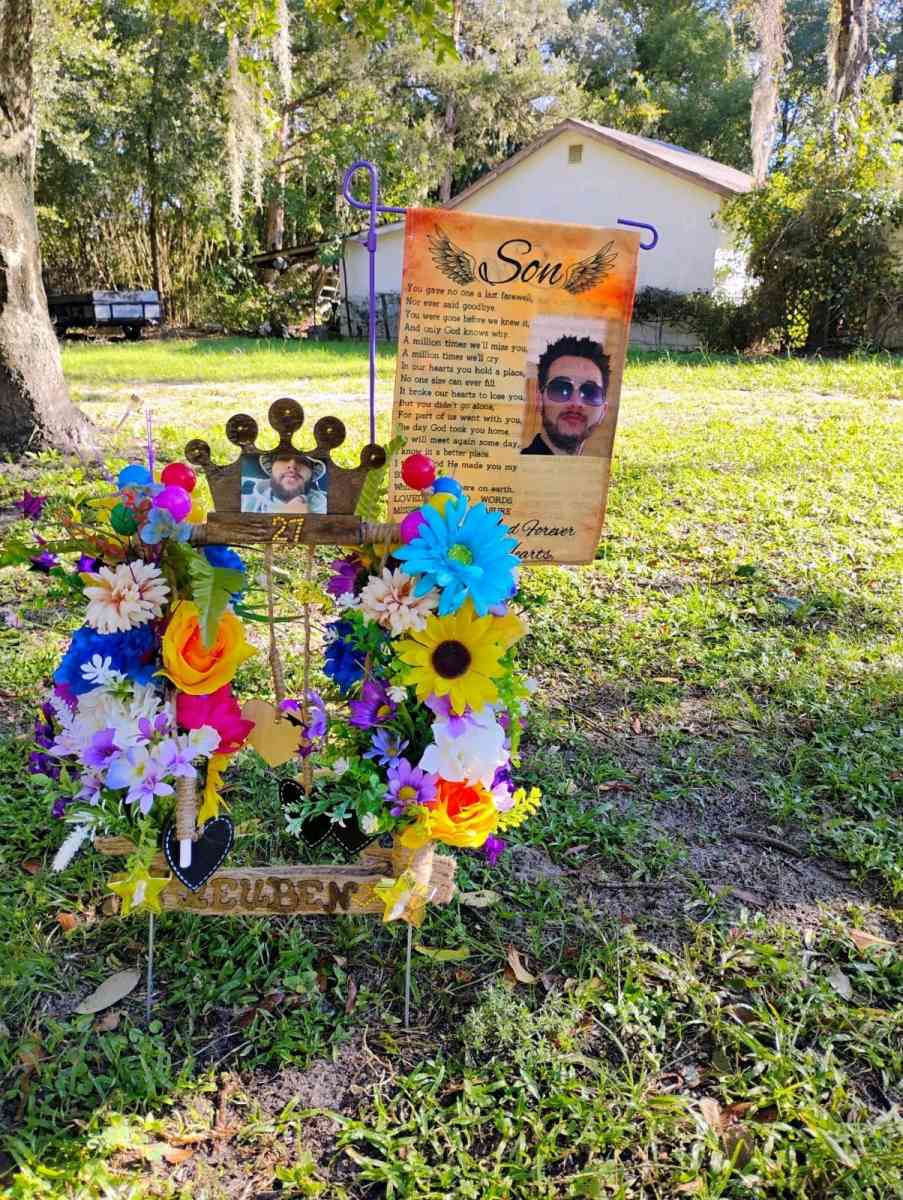 each made with love graveside flowers 30 each - Jacksonville, Florida