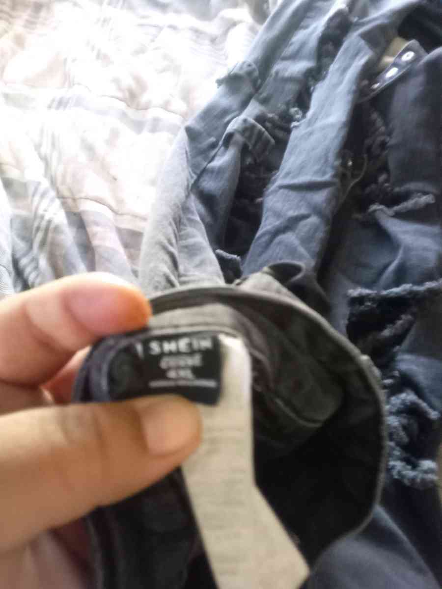 ripped black jeans - Konawa, Oklahoma