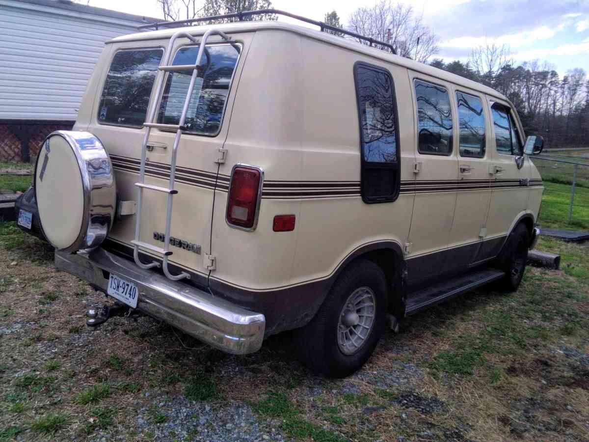 van vehicle - Bedford, Virginia - FleaMarketBay