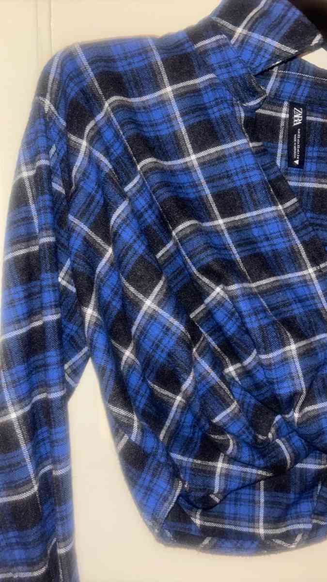 womens Zara button up plaid long sleeve - Cleveland, Ohio - FleaMarketBay