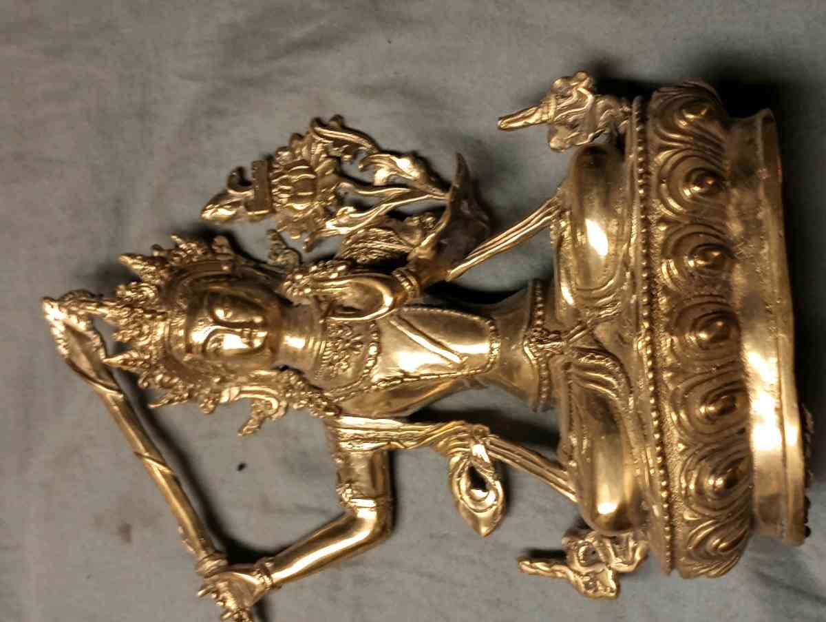 brass statue - Indianola, Iowa