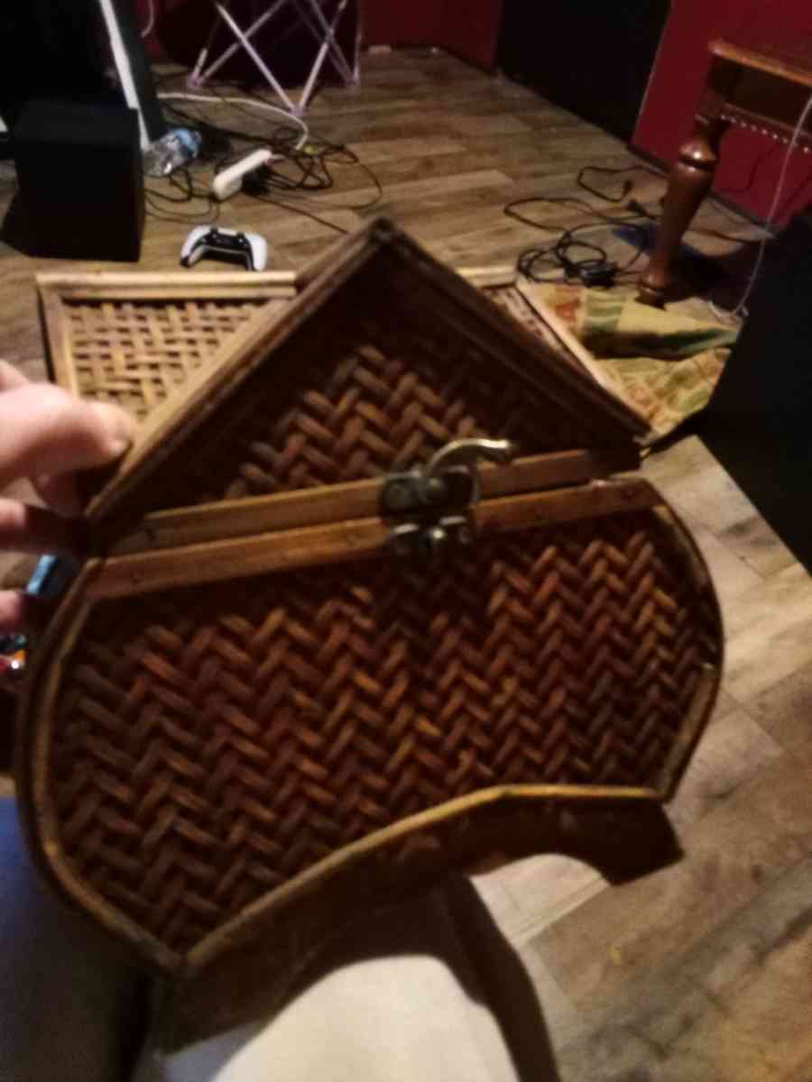 wicker container - Mc Minnville, Tennessee