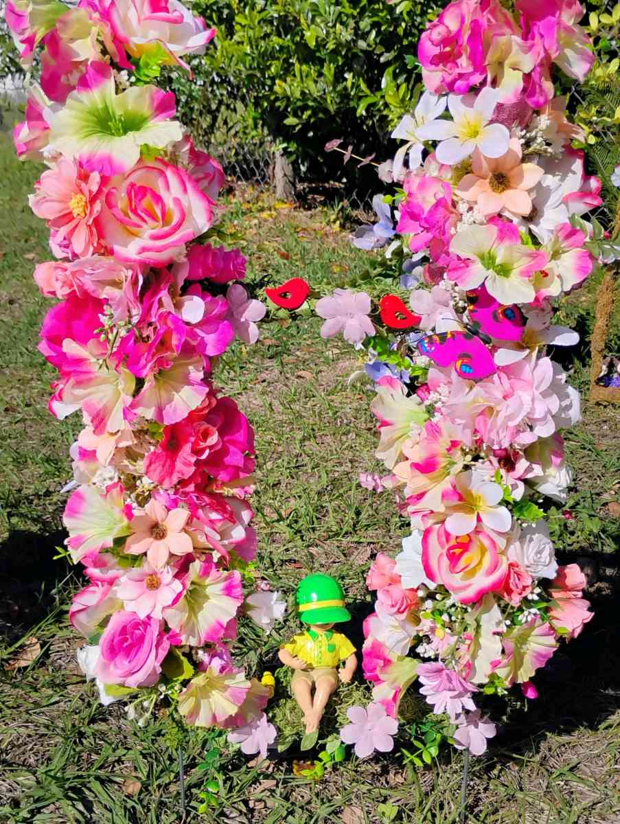 artificial flower arrangements - Jacksonville, Florida - FleaMarketBay