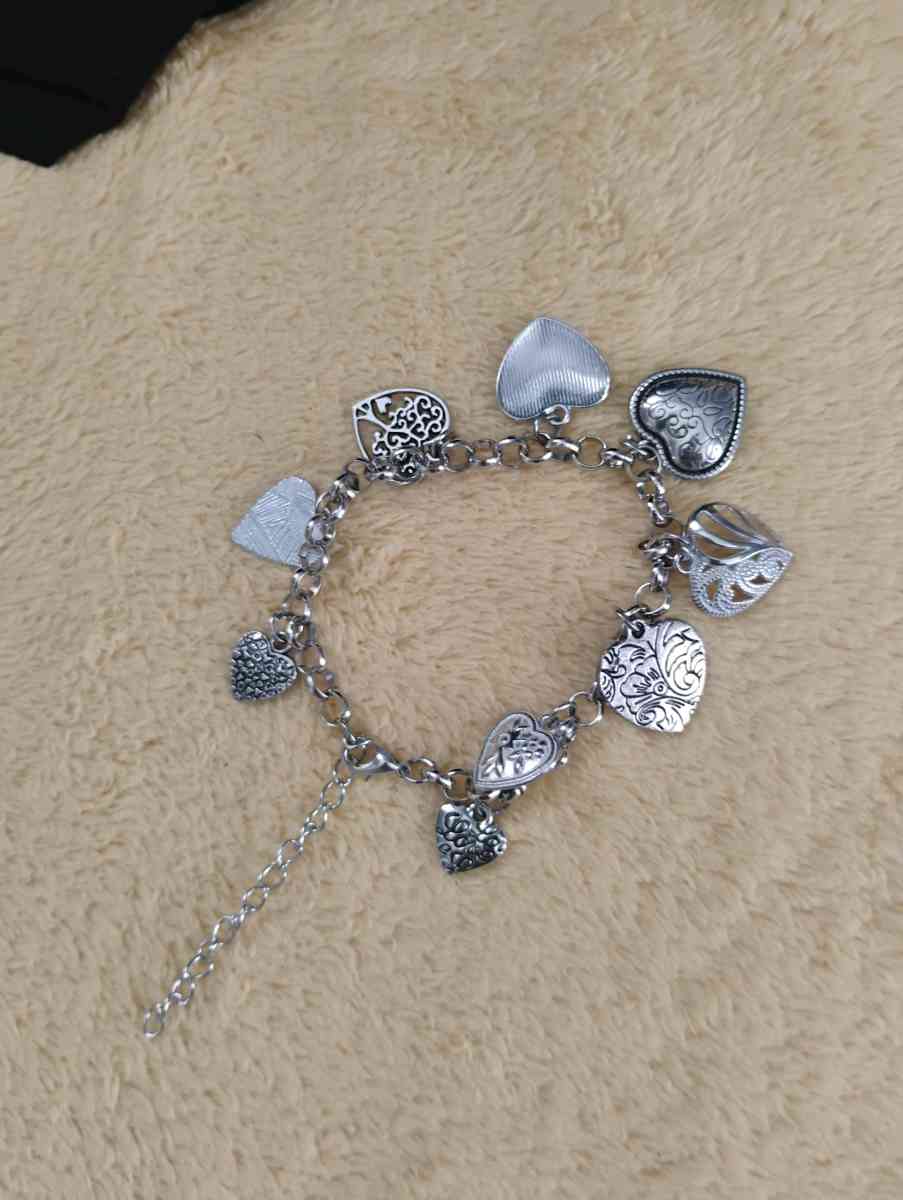 Adorable multiple heart charms Necklace  set - Bowie, Texas - FleaMarketBay