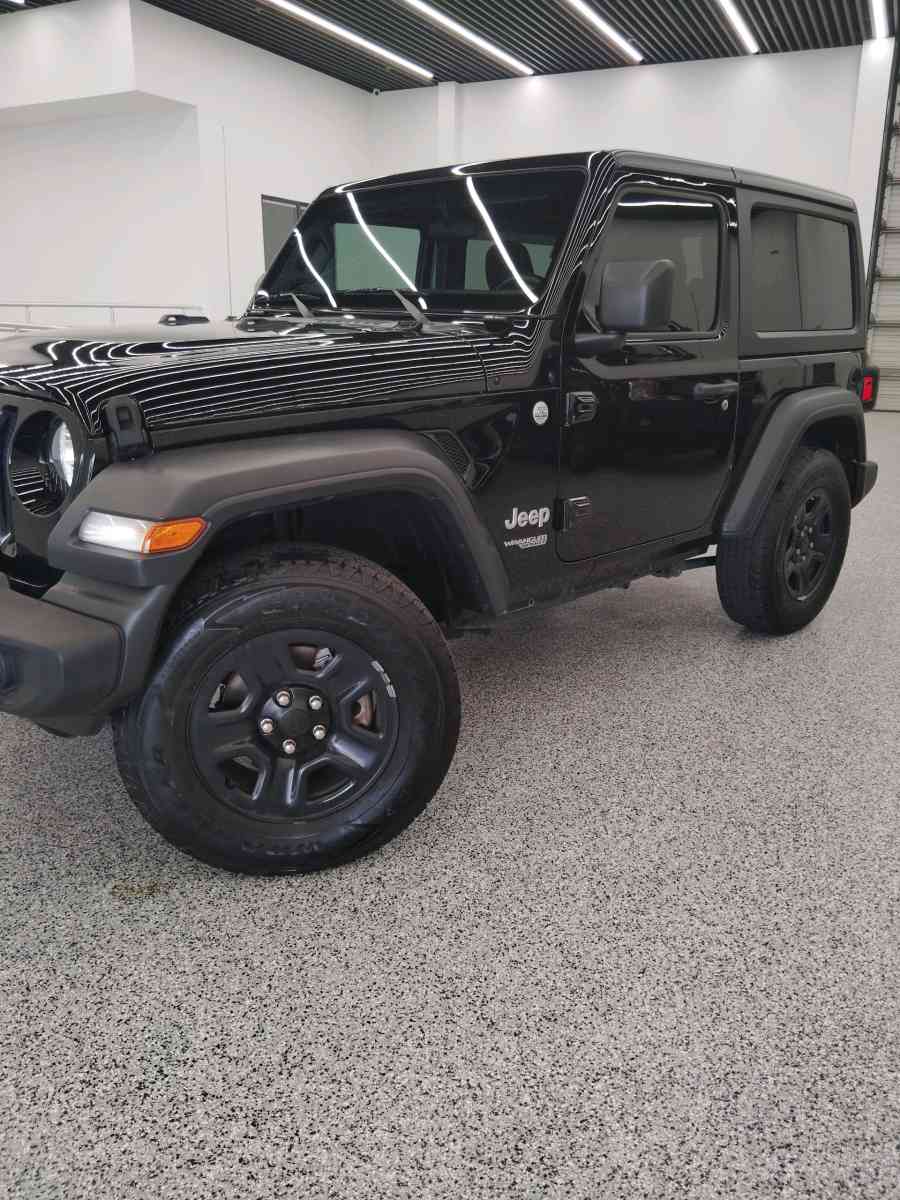 2019 Jeep Wrangler Sahara Unlimited - Greenville, Texas - FleaMarketBay