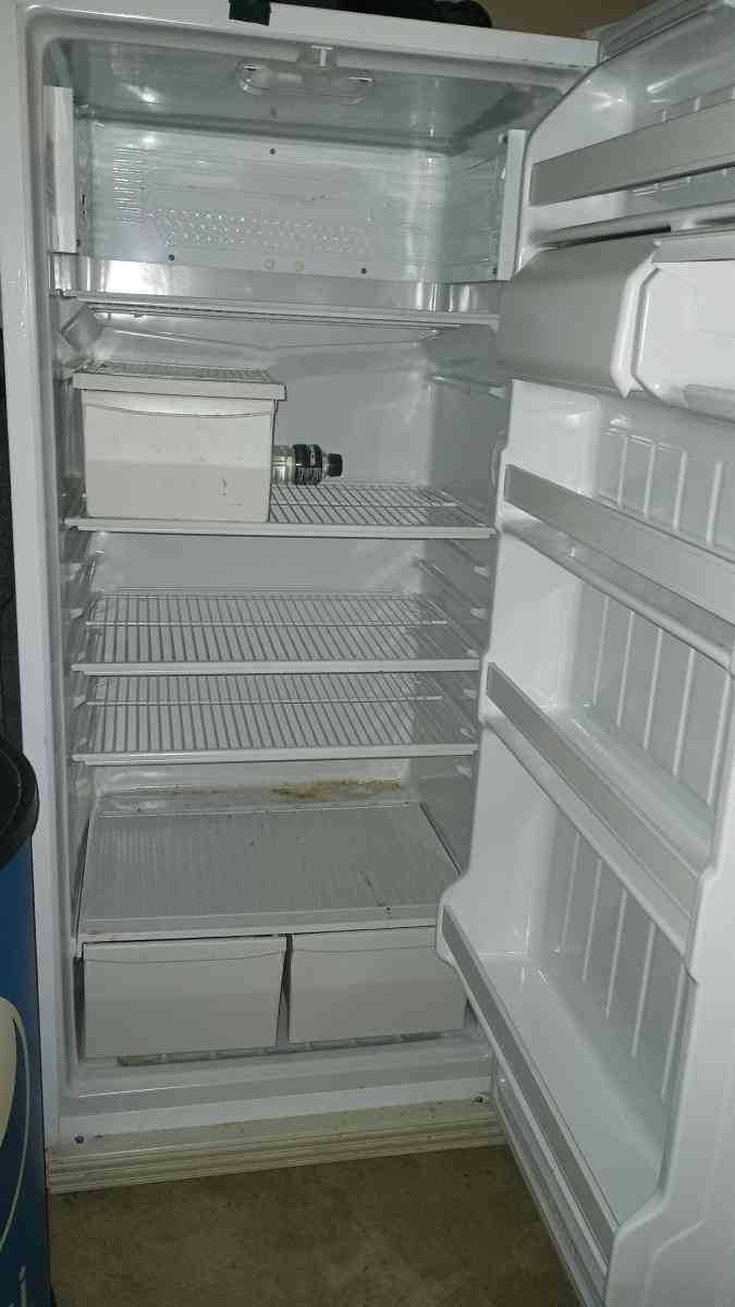 Crosley standup freezer - Agency, Missouri - FleaMarketBay