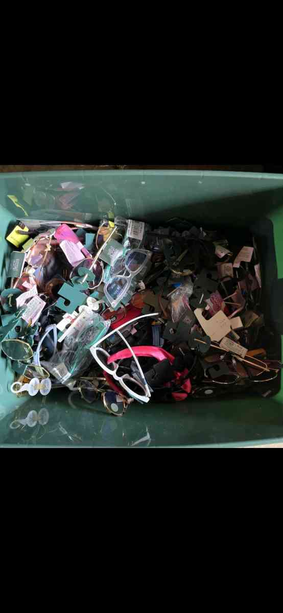 NEW WOMEN CLOTHES 1 2 3 A PIECE - Indianapolis, Indiana - FleaMarketBay