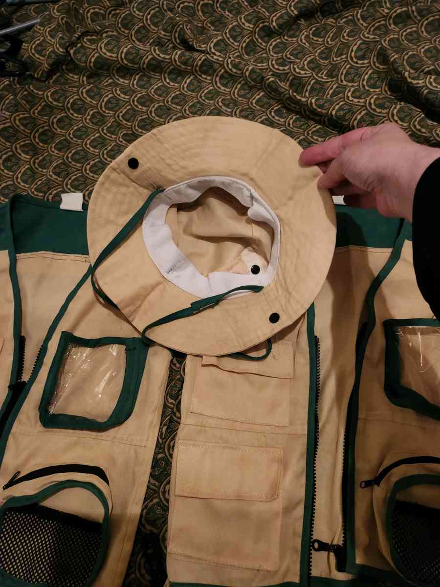 Kids outdoor exploration Nature Vests and hat - Decatur, Illinois - FleaMarketBay