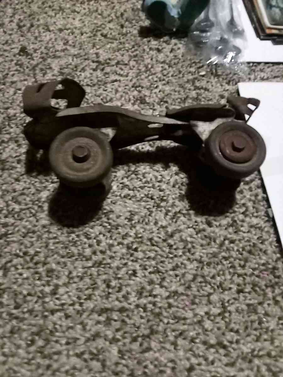 antique metal rolling skates - Mc Minnville, Tennessee - FleaMarketBay