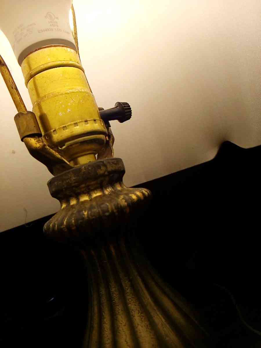 hand blown glass antique lamp - Mc Minnville, Tennessee - FleaMarketBay