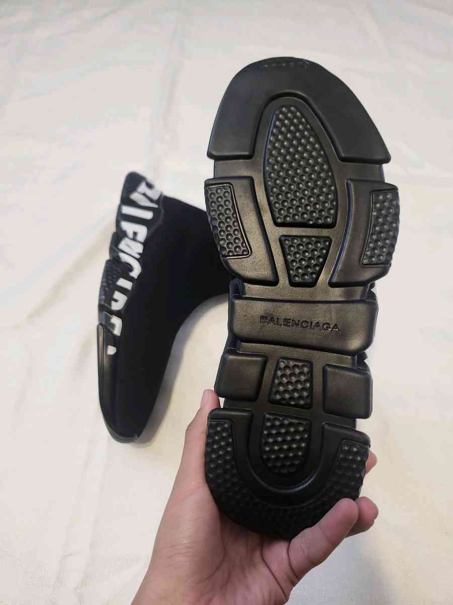 Men Balenciaga Speed Graffiti Trainers Size 8 - Fairfield, California - FleaMarketBay