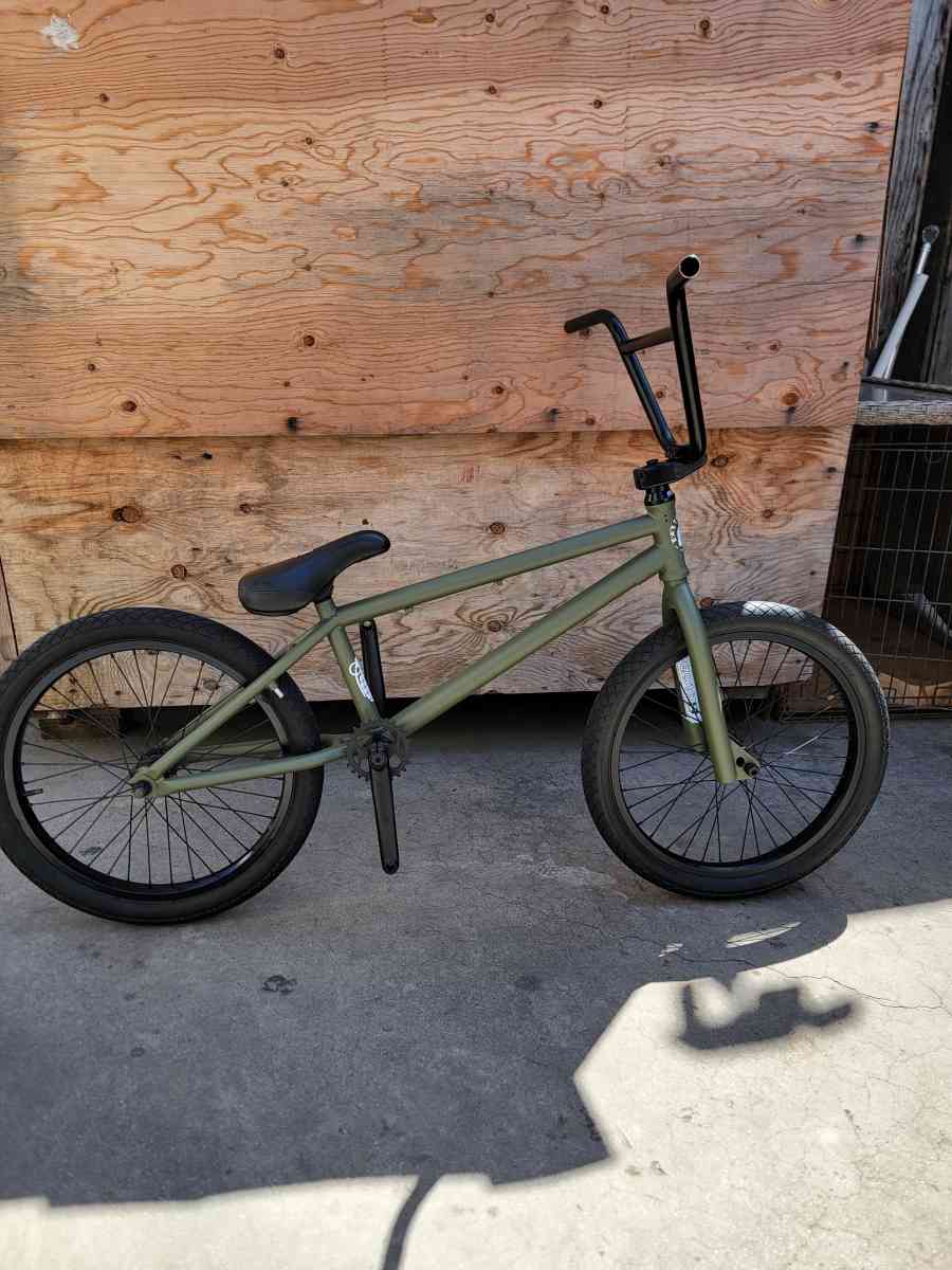 20 Easternbmx - Carson, California - FleaMarketBay