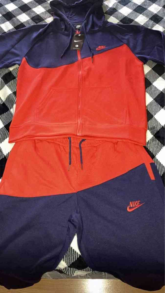 Nike techs 60 for the whole set and polo - York, Pennsylvania - FleaMarketBay