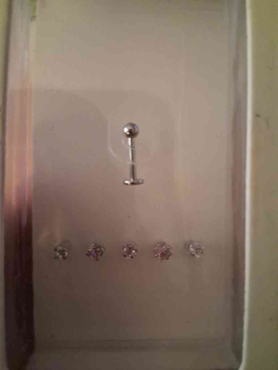 16g 8mm Length straight bar 6 different jewels and 1 ball - Glendale, Arizona - FleaMarketBay