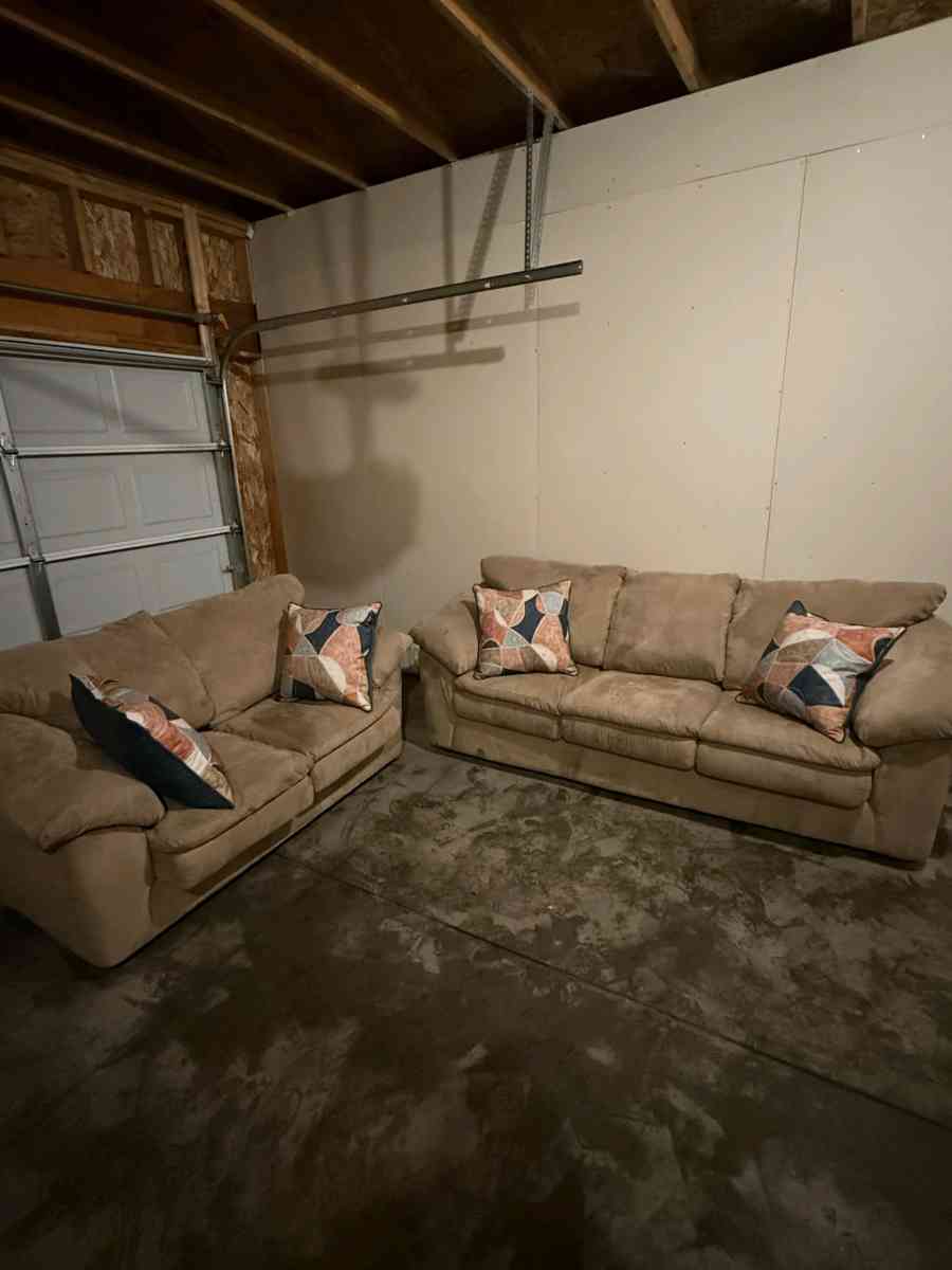 living room set - Saint Paul, Minnesota