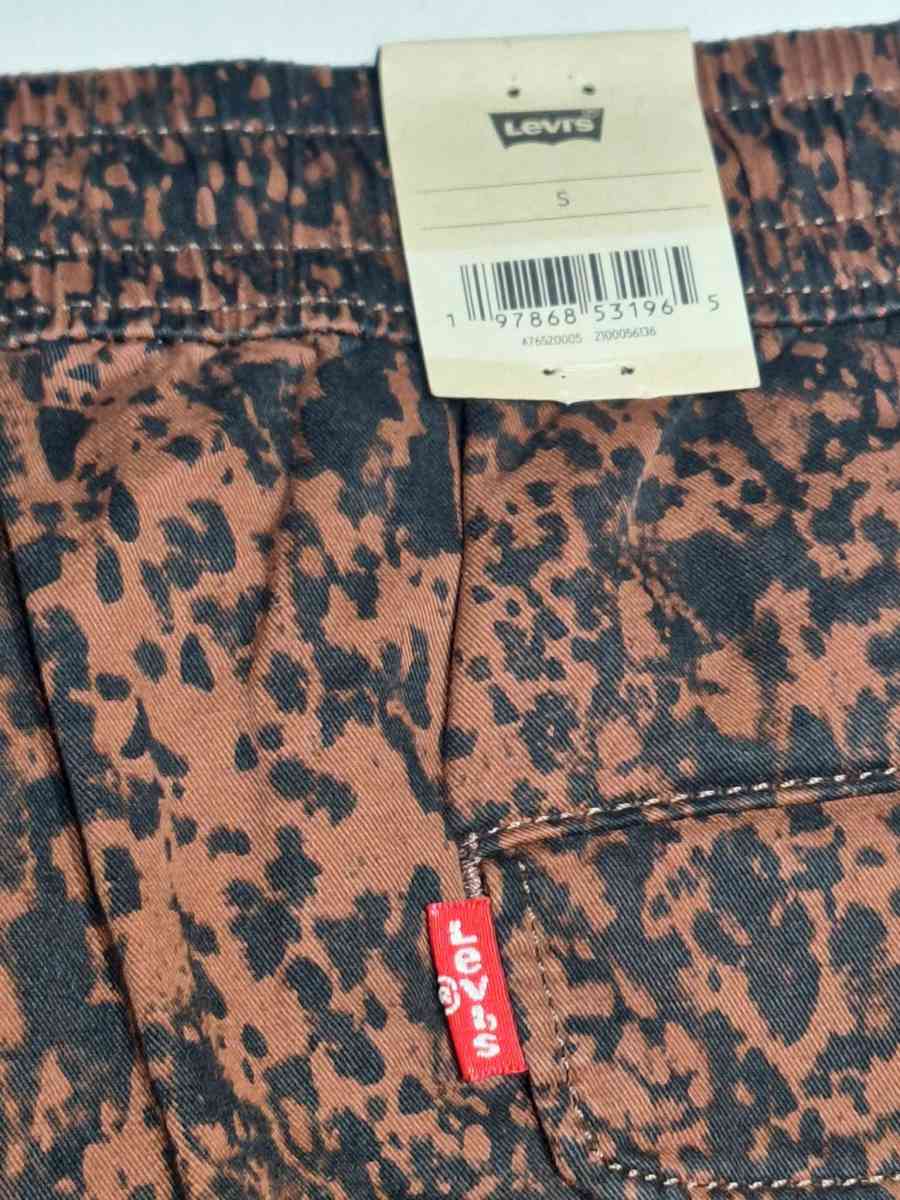 Levis Trail Cargo Shorts Mens Size small 6 Brown Print Draws - Laredo, Texas - FleaMarketBay