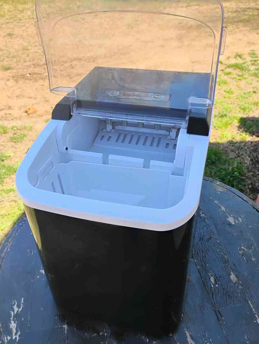 Ice Maker - Woodruff, South Carolina - FleaMarketBay