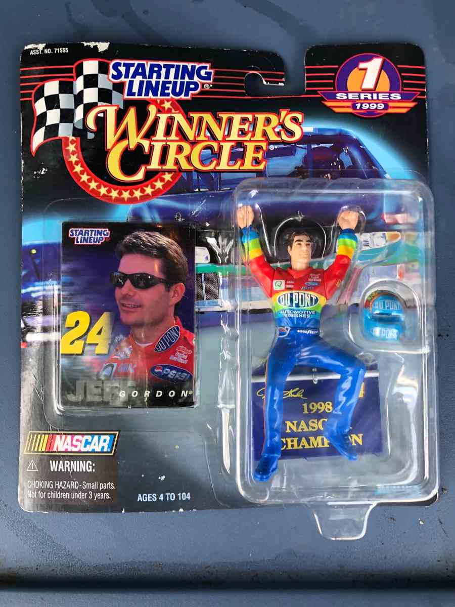 Jeff Gordon card and figger helmet 1999 - Hartsville, Tennessee