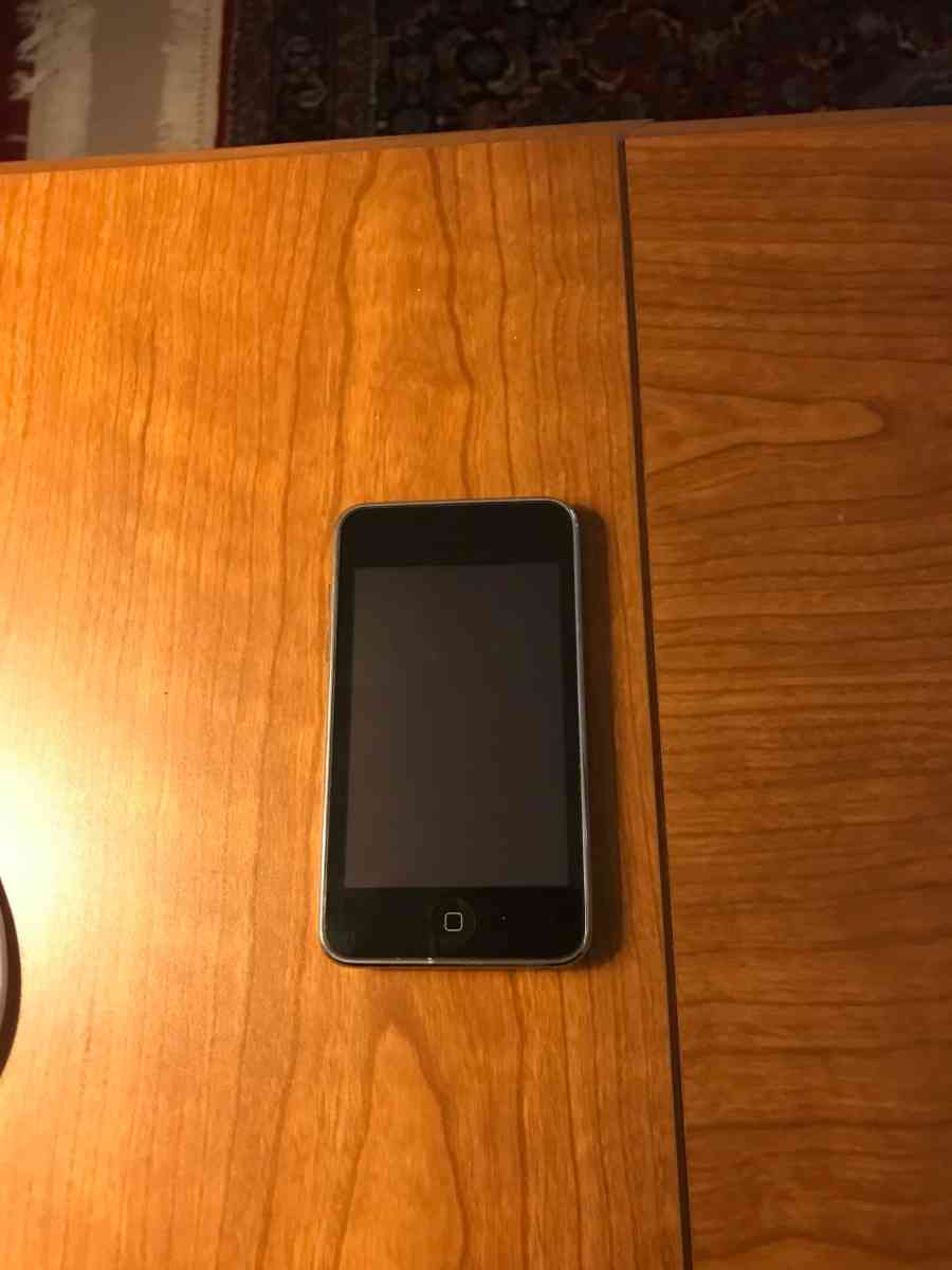 Apple ipod touch 2nd gen 8gb - Achilles, Virginia - FleaMarketBay